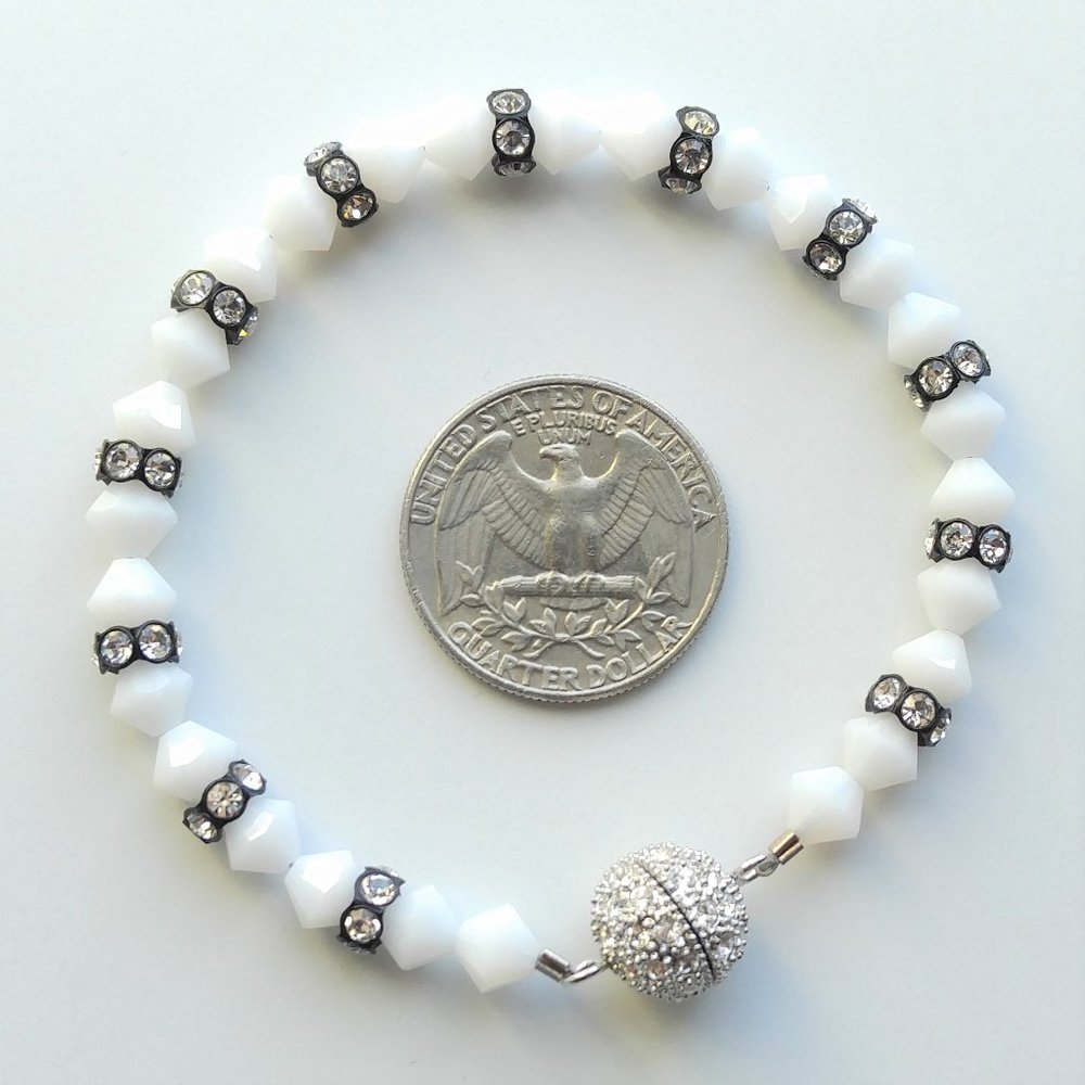 Handmade Swarovski White Alabaster Beaded Bracelet - Picture 4 of 4